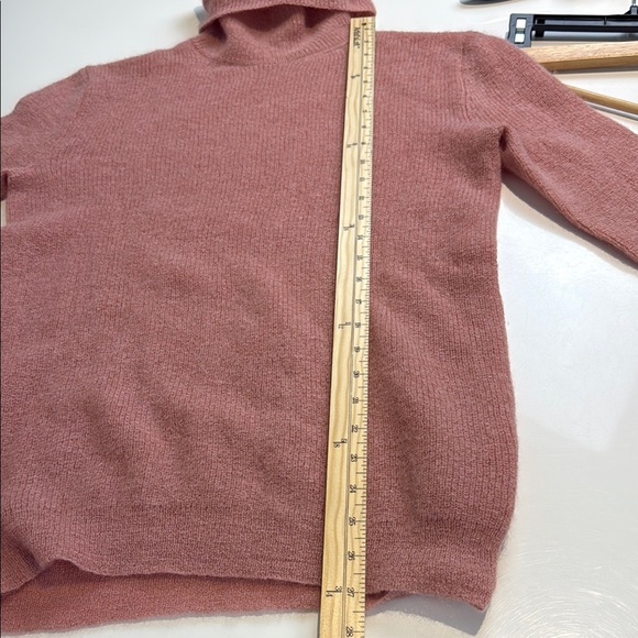 Nina Ricci Women's Pink Mohair and Wool Turtleneck Size Small - Picture 9 of 9